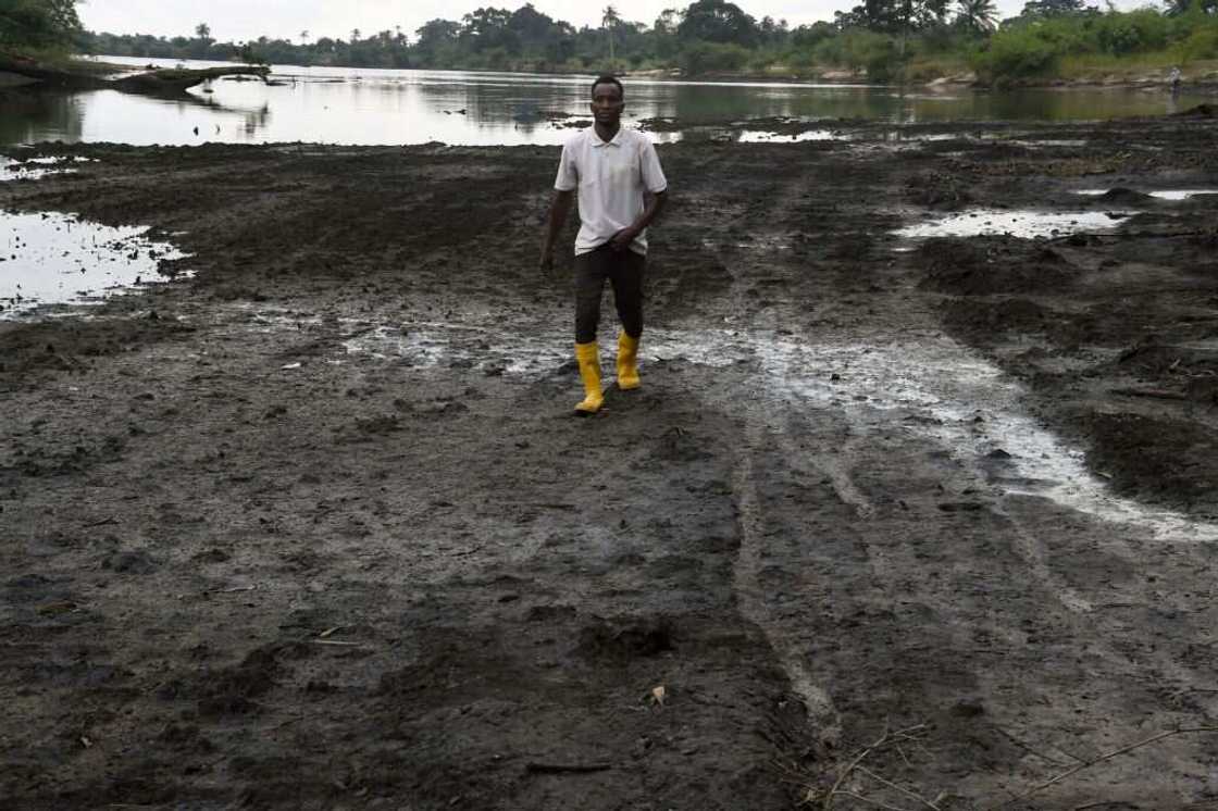Bayelsa oil spill pollution reaches over a month as 2 million barrels of oil recovered amid residents tears Bayelsa oil spill pollution reaches over a month as 2 million barrels of oil recovered amid residents tears