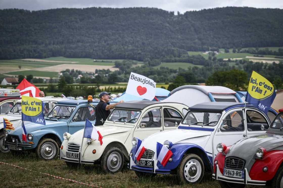 Around 5,000 2CVs from 30 countries have gathered in northwestern Switzerland Around 5,000 2CVs from 30 countries have gathered in northwestern Switzerland