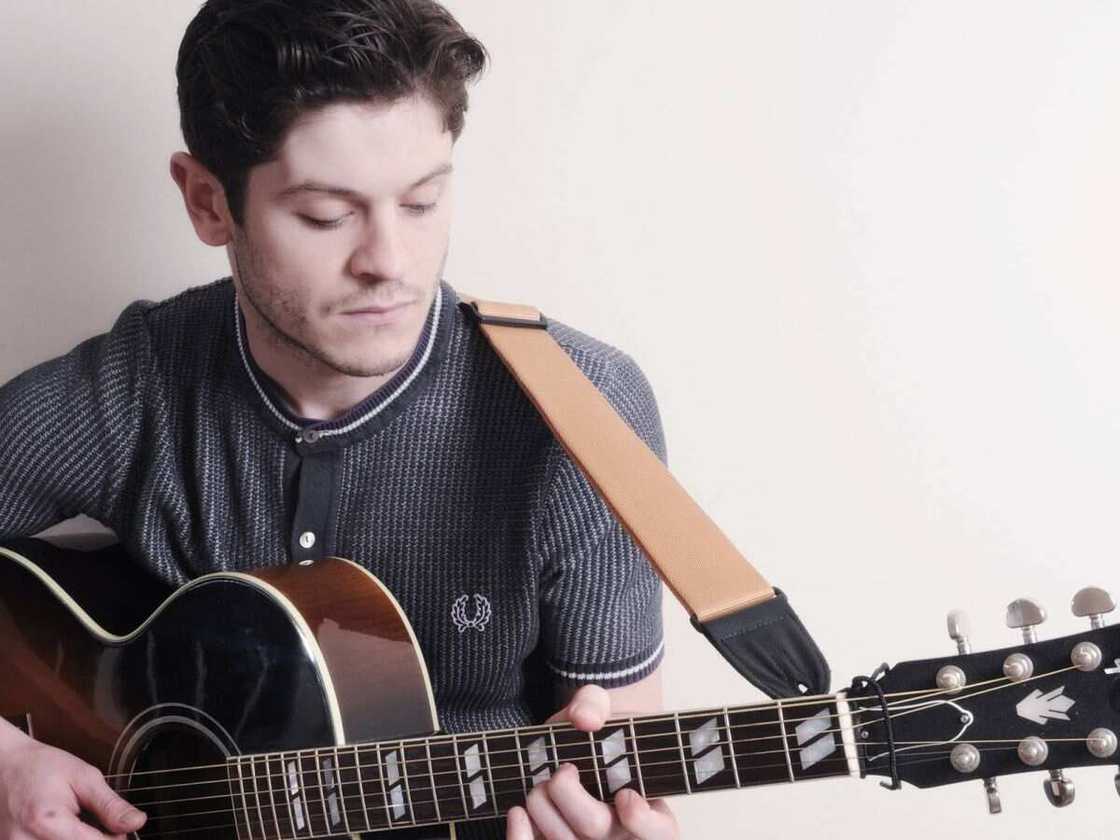 Iwan Rheon age