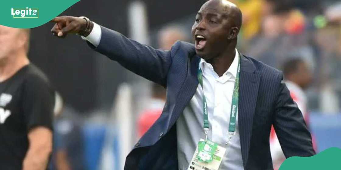Nigerians throw weight behind Siasia for Super Eagles job Nigerians throw weight behind Siasia for Super Eagles job