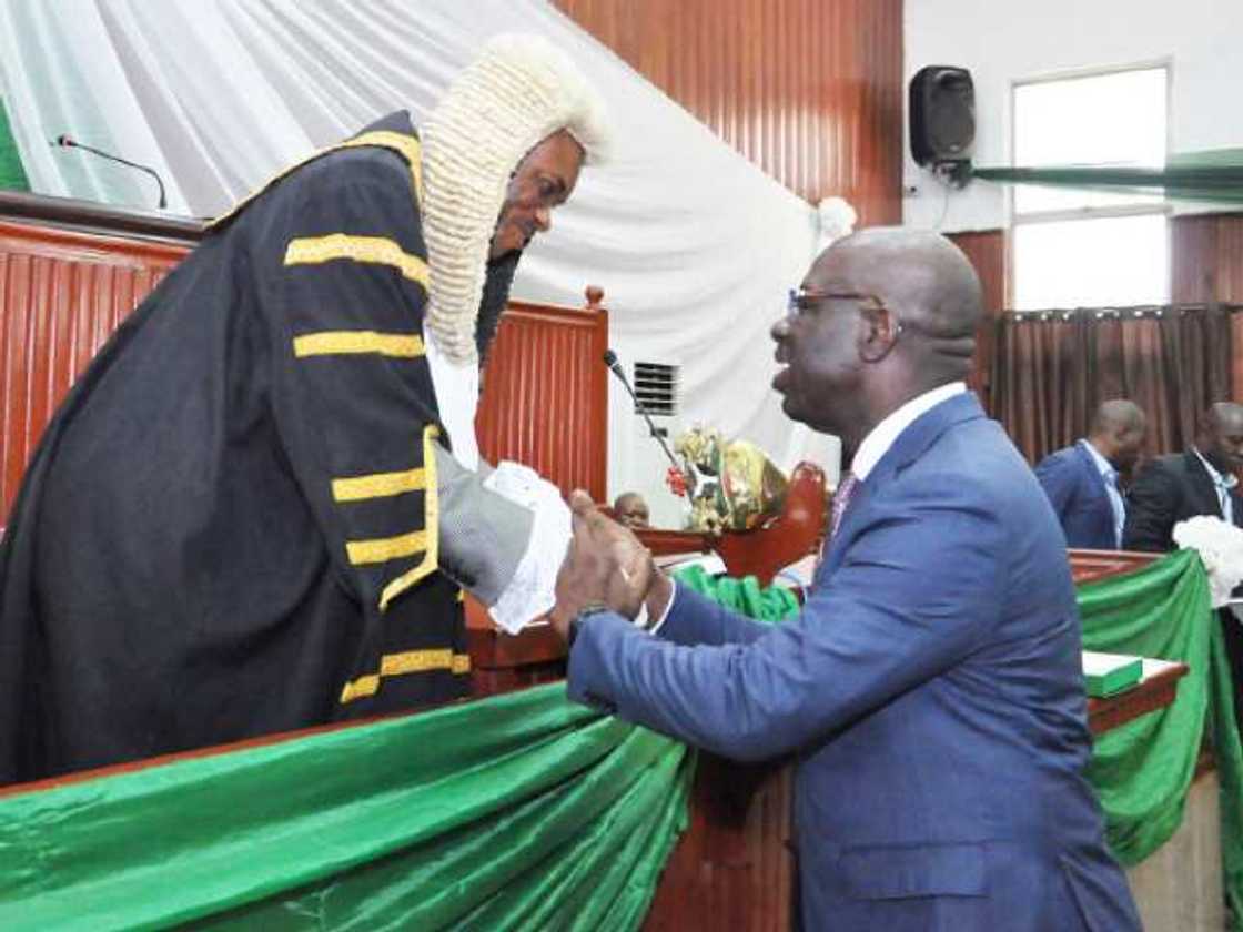 Yanzu-yanzu: Kakakin majalisar dokokin jihar Edi ya kamu da Coronavirus Yanzu-yanzu: Kakakin majalisar dokokin jihar Edi ya kamu da Coronavirus