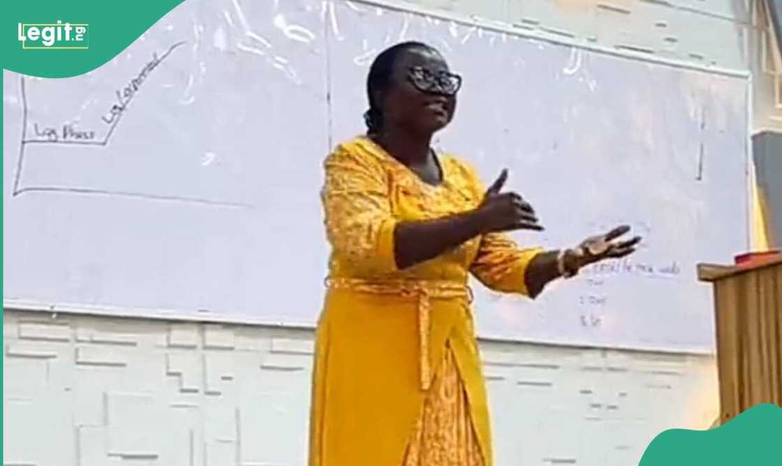 Photo of lacturer Photo of lacturer