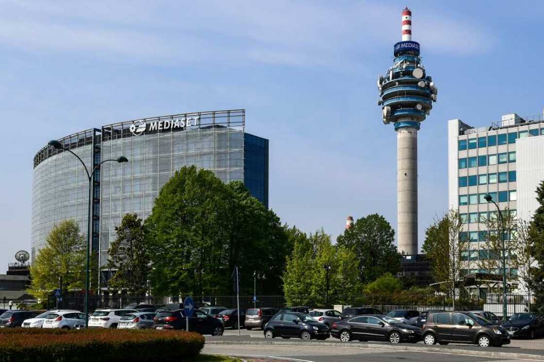 Berlusconi defied conventional wisdom by creating an advertising agency, Publitalia '80, with a linked television group, Mediaset Berlusconi defied conventional wisdom by creating an advertising agency, Publitalia '80, with a linked television group, Mediaset