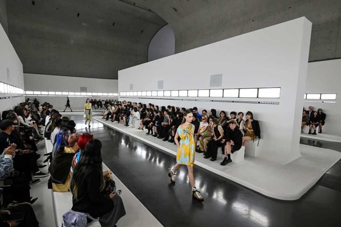 Consultancy firm Bain & Company forecasts single-digit growth in the Chinese luxury market in 2024 compared to 12 percent last year Consultancy firm Bain & Company forecasts single-digit growth in the Chinese luxury market in 2024 compared to 12 percent last year