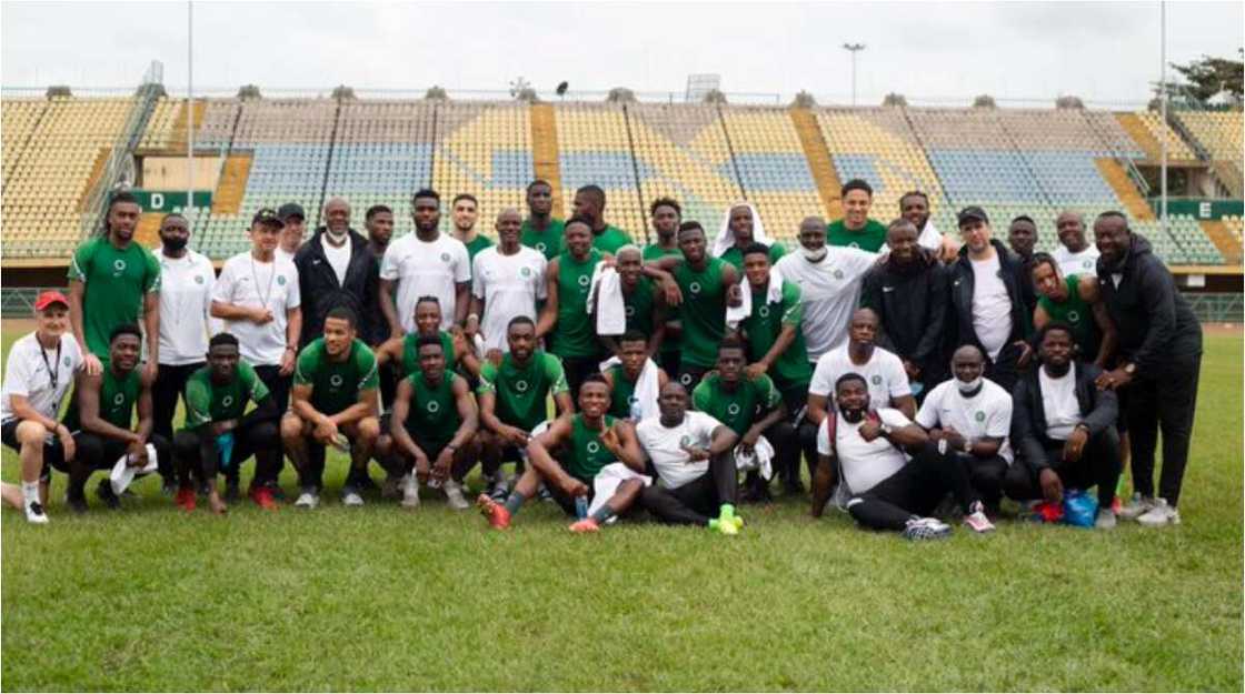 Super Eagles arrive jetty to board speed boats Cotonou for AFCON qualifying showdown vs Benin