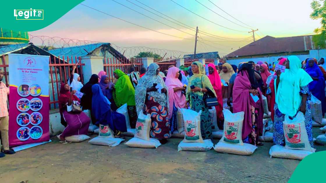 Eid Al-Fitri Day: Humanitarian foundation provides essential Sallah packages to over 1,000 families in Niger state Eid Al-Fitri Day: Humanitarian foundation provides essential Sallah packages to over 1,000 families in Niger state
