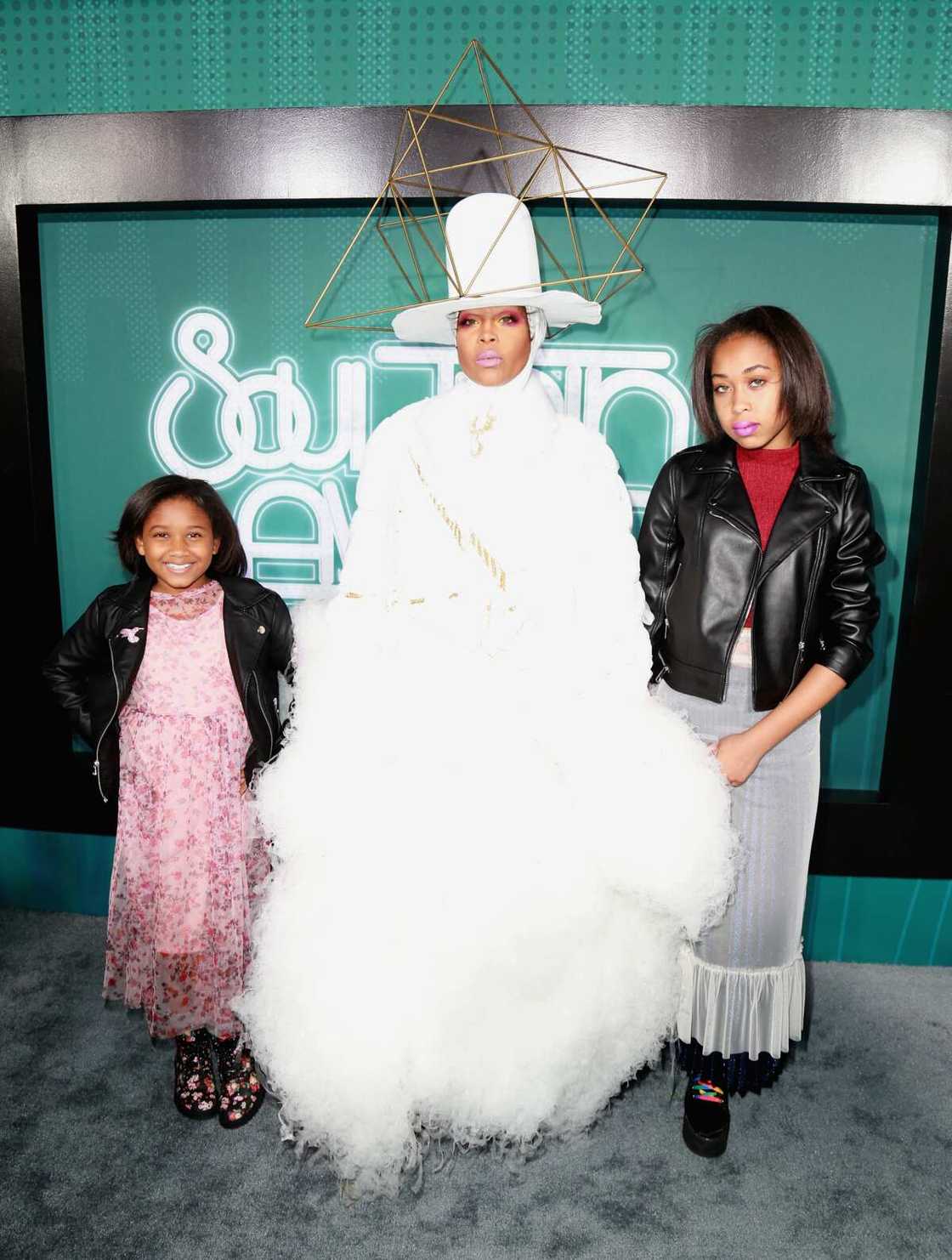 Who does Erykah Badu have a child with? Who does Erykah Badu have a child with?