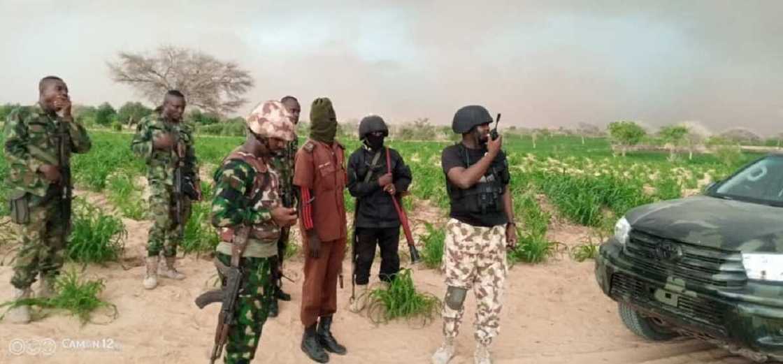 A suspected bandit with military kits has been arrested A suspected bandit with military kits has been arrested