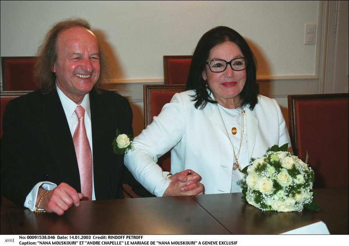 Nana Mouskouri et André Chapelle à leur mariage Nana Mouskouri et André Chapelle à leur mariage