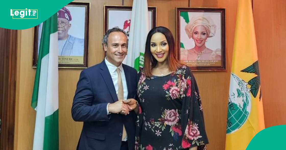 Ministar harkokin wajen Najeriya tare da ambasan Faransa Ministar harkokin wajen Najeriya tare da ambasan Faransa
