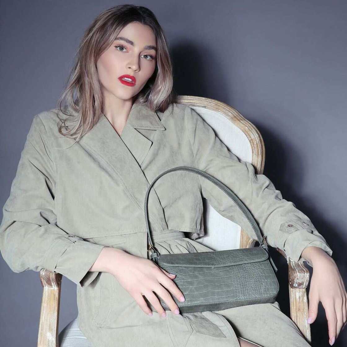 Biz Betzing’s net worth Biz Betzing’s net worth