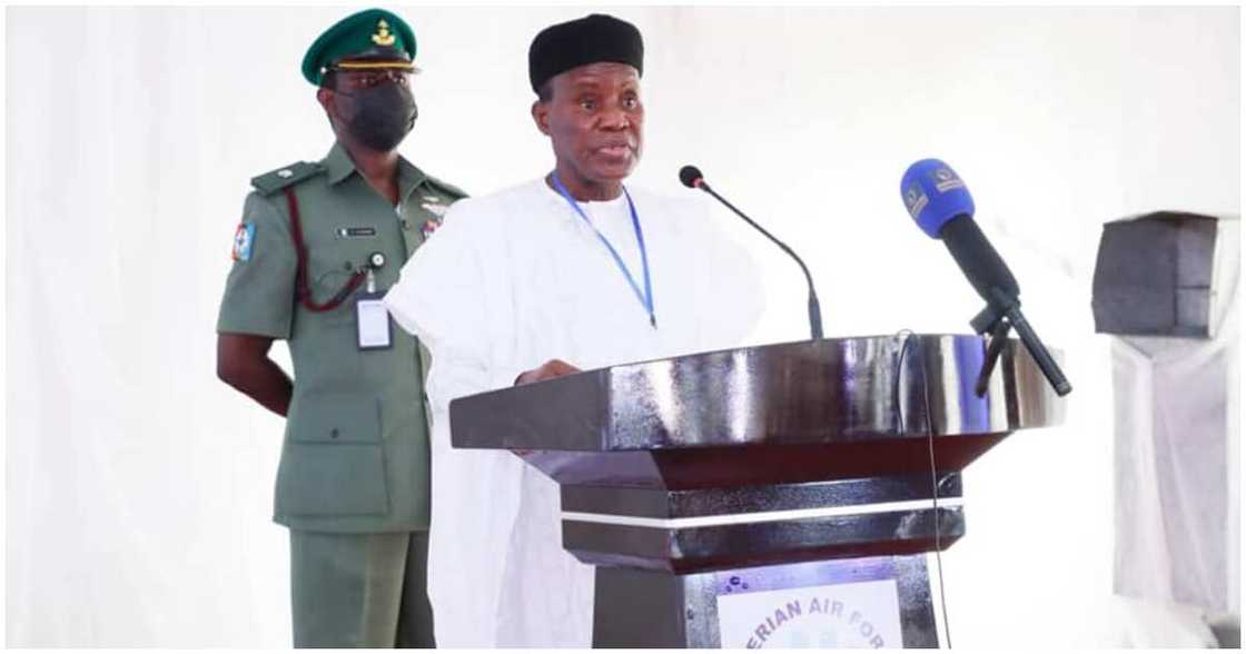 Tsohon ministan tsaro, Bashir Magashi Tsohon ministan tsaro, Bashir Magashi