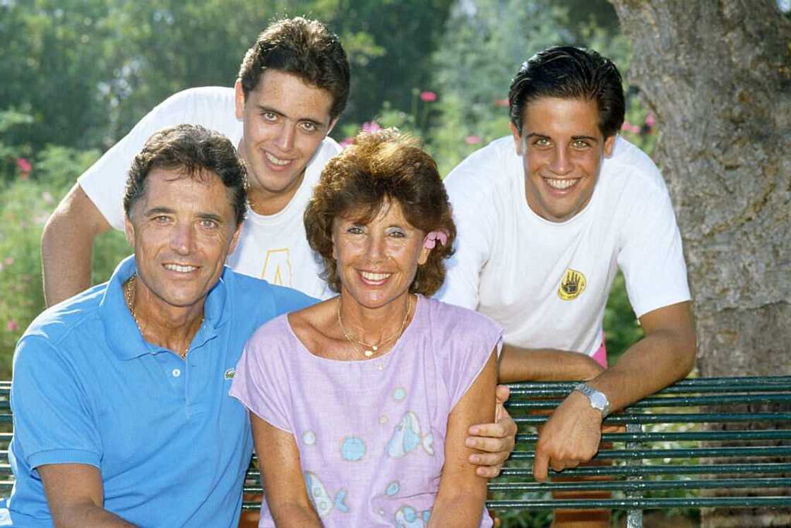 Biographie de Francine Distel: Qui est la femme de Sacha Distel ? Biographie de Francine Distel: Qui est la femme de Sacha Distel ?