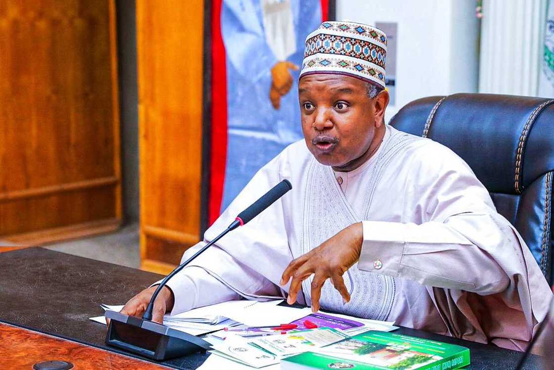 Gwamna Bagudu ya bayyana dan takarar da za a kaddamar a matsayin wanda ya lashe zaben fidda gwanin APC Gwamna Bagudu ya bayyana dan takarar da za a kaddamar a matsayin wanda ya lashe zaben fidda gwanin APC