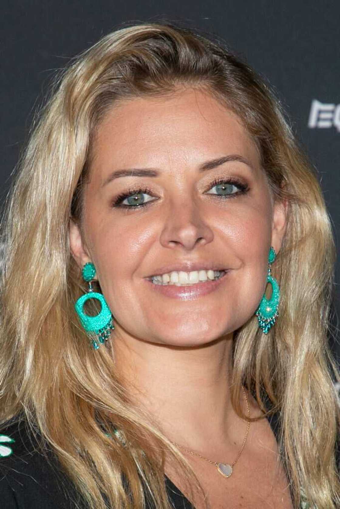 Carine Galli: biographie, femme, taille, salaire, photos Carine Galli: biographie, femme, taille, salaire, photos
