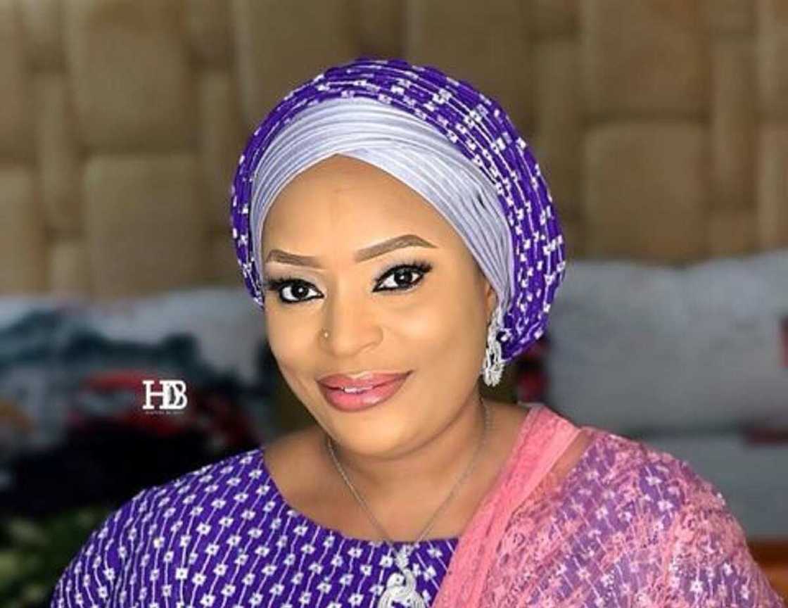 Babu dan fim da ya tumbatsa duniya ta san shi da zai ce iya kudin fim ke rike shi – Rukayya Dawayya Babu dan fim da ya tumbatsa duniya ta san shi da zai ce iya kudin fim ke rike shi – Rukayya Dawayya