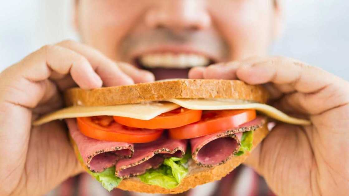 Chew food slowly Chew food slowly