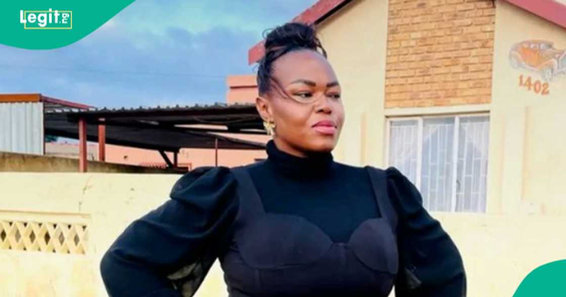 Woman leaves her toxic relationship despite having children already. Woman leaves her toxic relationship despite having children already.