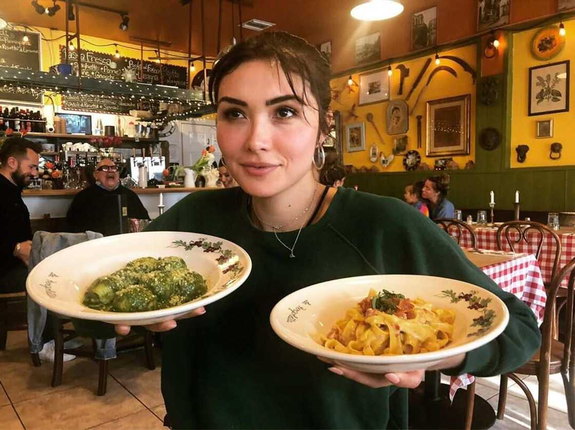 Daniella Pineda hot Daniella Pineda hot