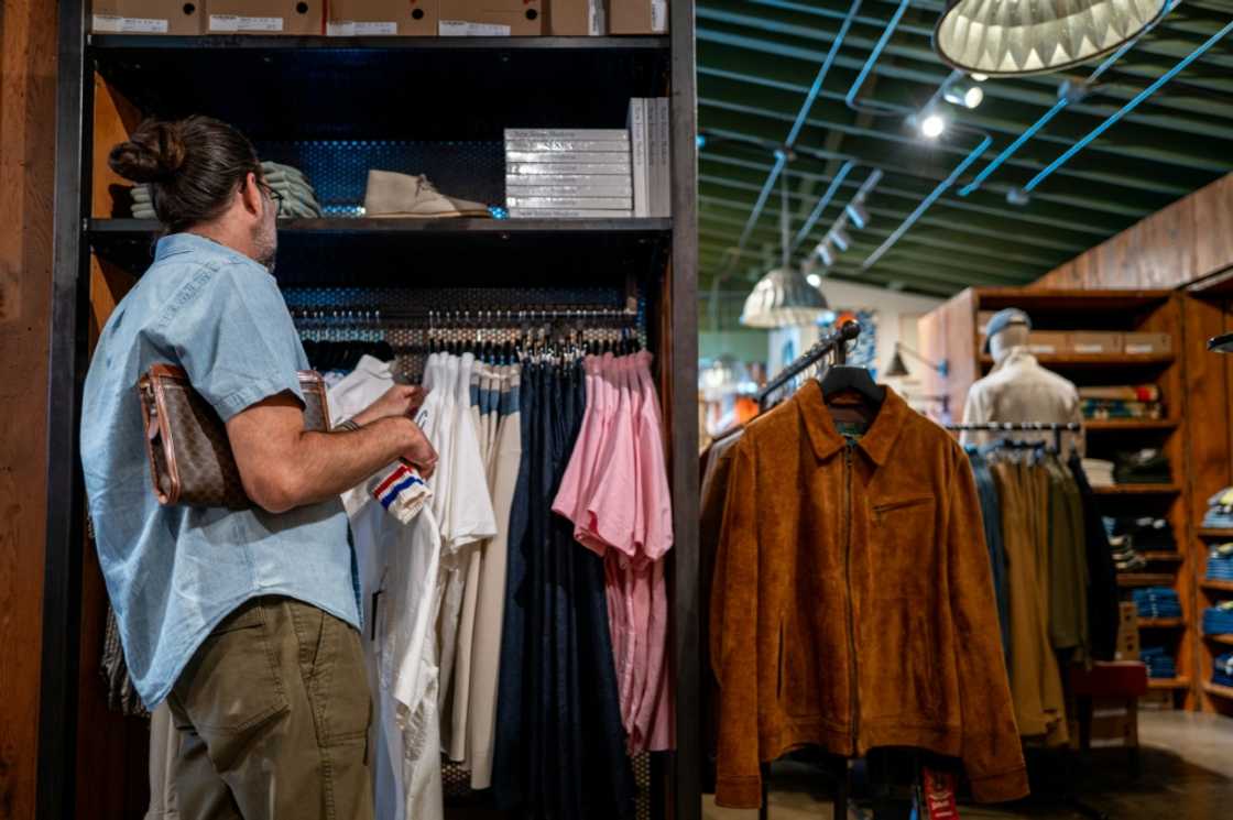 Retails sales in the US jumped by 0.6 percent in August -- higher than analysits had expected despite tariffs by the Trump administration Retails sales in the US jumped by 0.6 percent in August -- higher than analysits had expected despite tariffs by the Trump administration