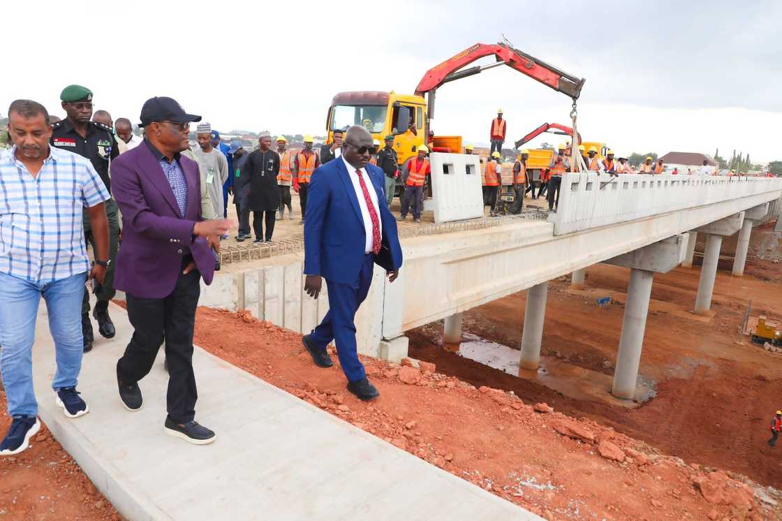 Nyesom Wike na duba aiki a Abuja Nyesom Wike na duba aiki a Abuja