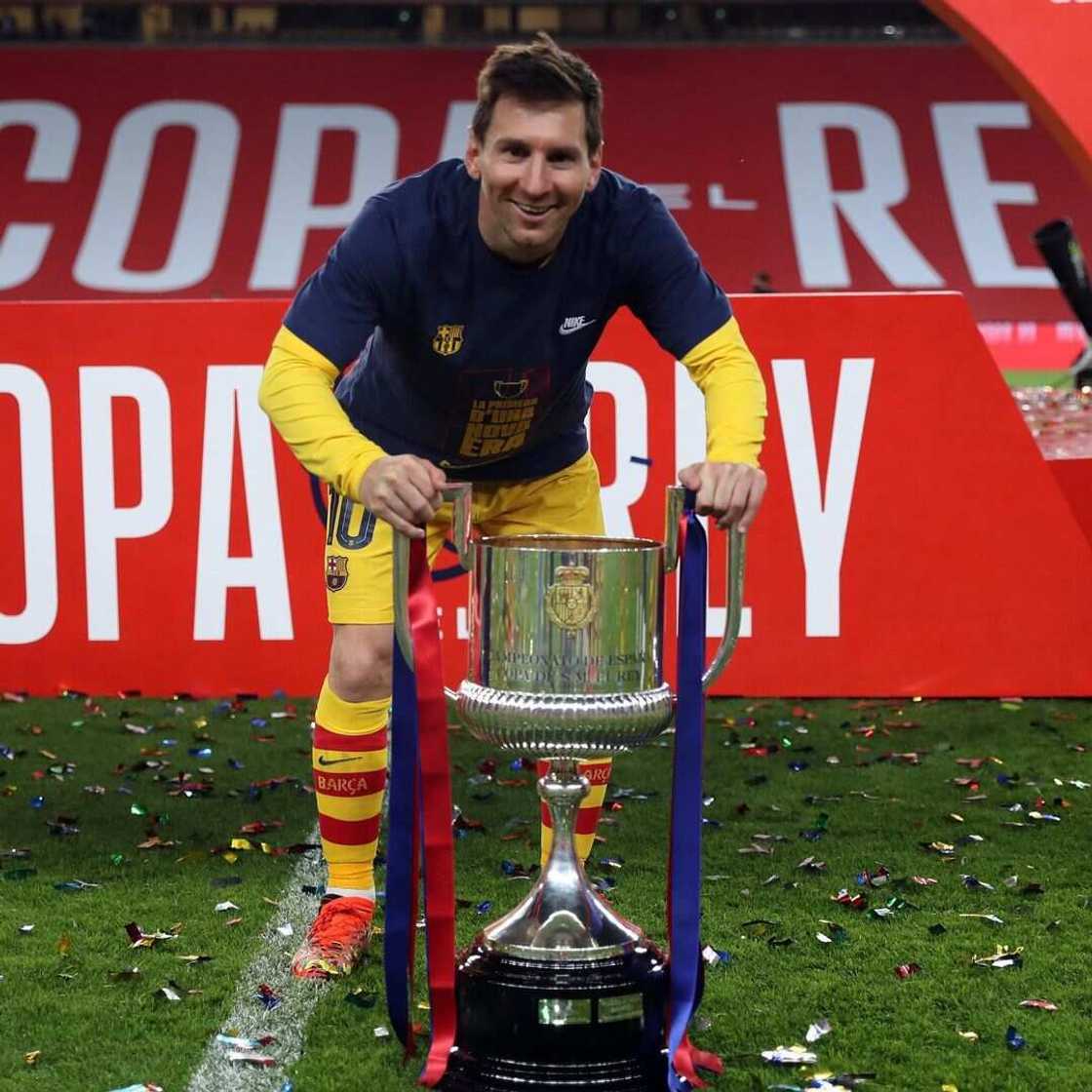 Barcelona 'to prioritise signing Erling Haaland OVER securing Lionel Messi's future Barcelona 'to prioritise signing Erling Haaland OVER securing Lionel Messi's future