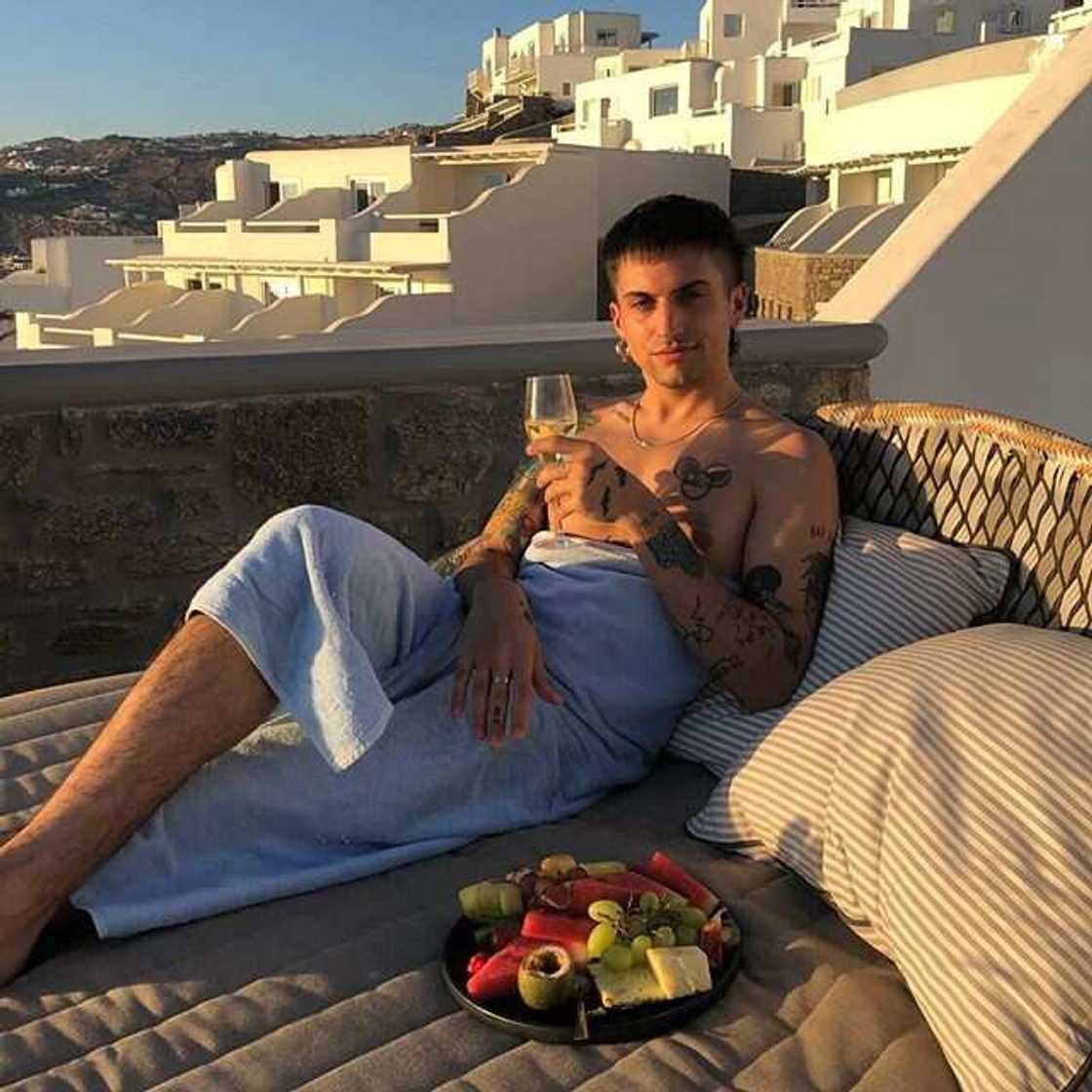 Mitch Grassi Mitch Grassi