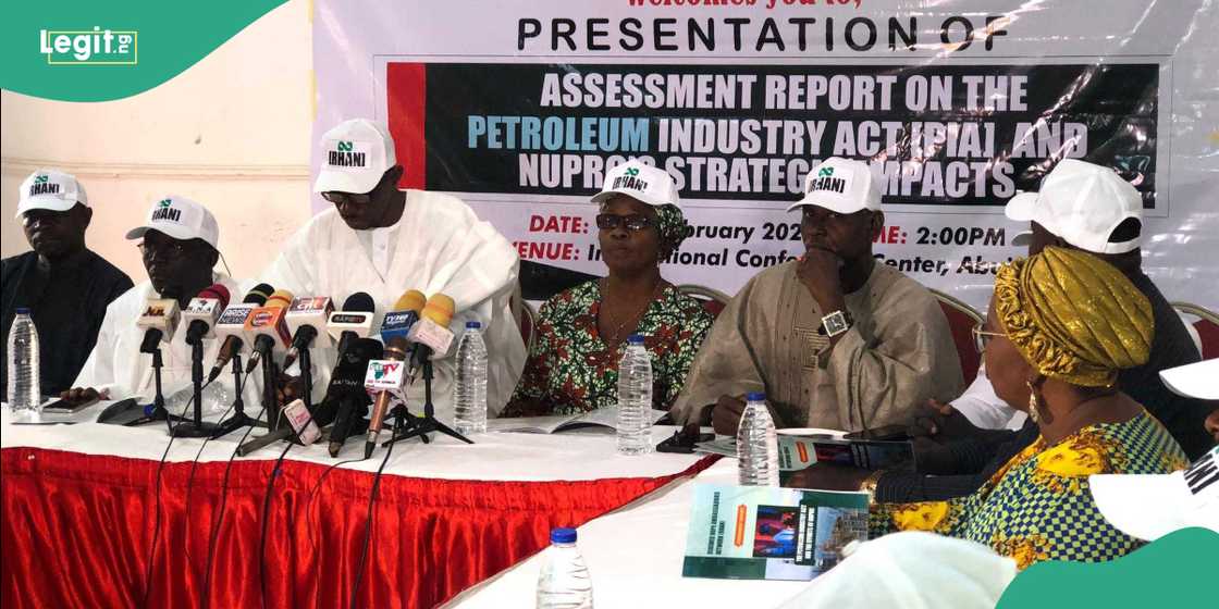 Pro-Tinubu group holds press conference