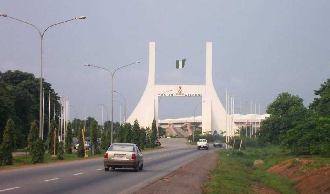 Mazauna wani yankin Abuja sun fara barin gidajensu saboda sace mutane Mazauna wani yankin Abuja sun fara barin gidajensu saboda sace mutane