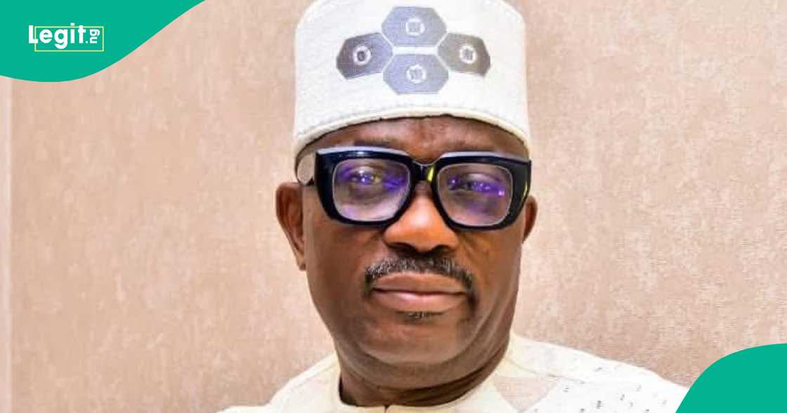 Otunba Bamidele Akingboye. Otunba Bamidele Akingboye.