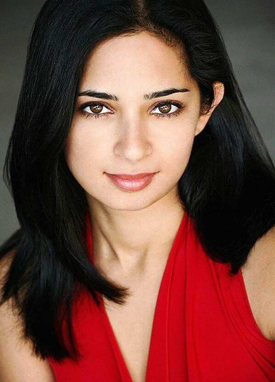 Young Aarti Mann Young Aarti Mann