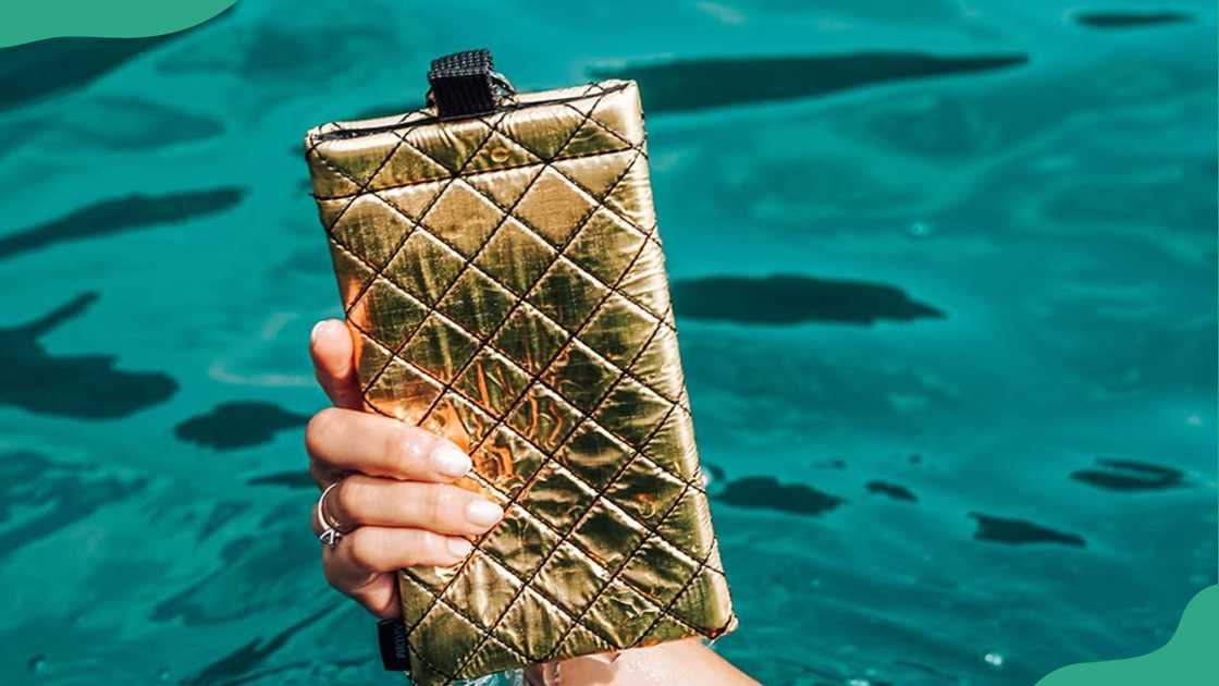 Phoozy capsule Phoozy capsule