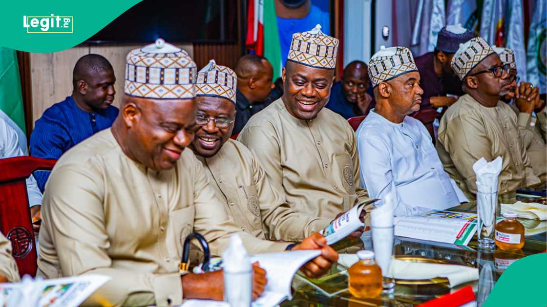 Wata kungiyar matasan PDP ta sha alwashin hada kudi tare da saya wa Gwamna Seyi Makinde fom din takarar shugaban kasa Wata kungiyar matasan PDP ta sha alwashin hada kudi tare da saya wa Gwamna Seyi Makinde fom din takarar shugaban kasa