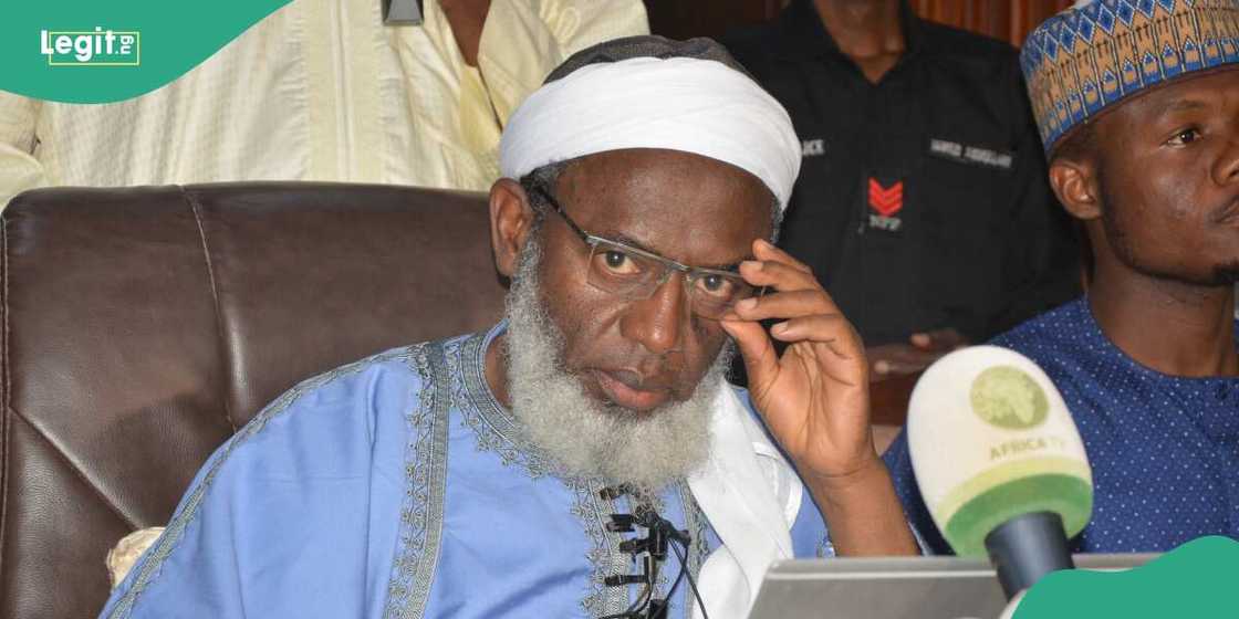 Sheikh ya magantu bayan ganin Bello Turji yana kona motocin sojoji Sheikh ya magantu bayan ganin Bello Turji yana kona motocin sojoji