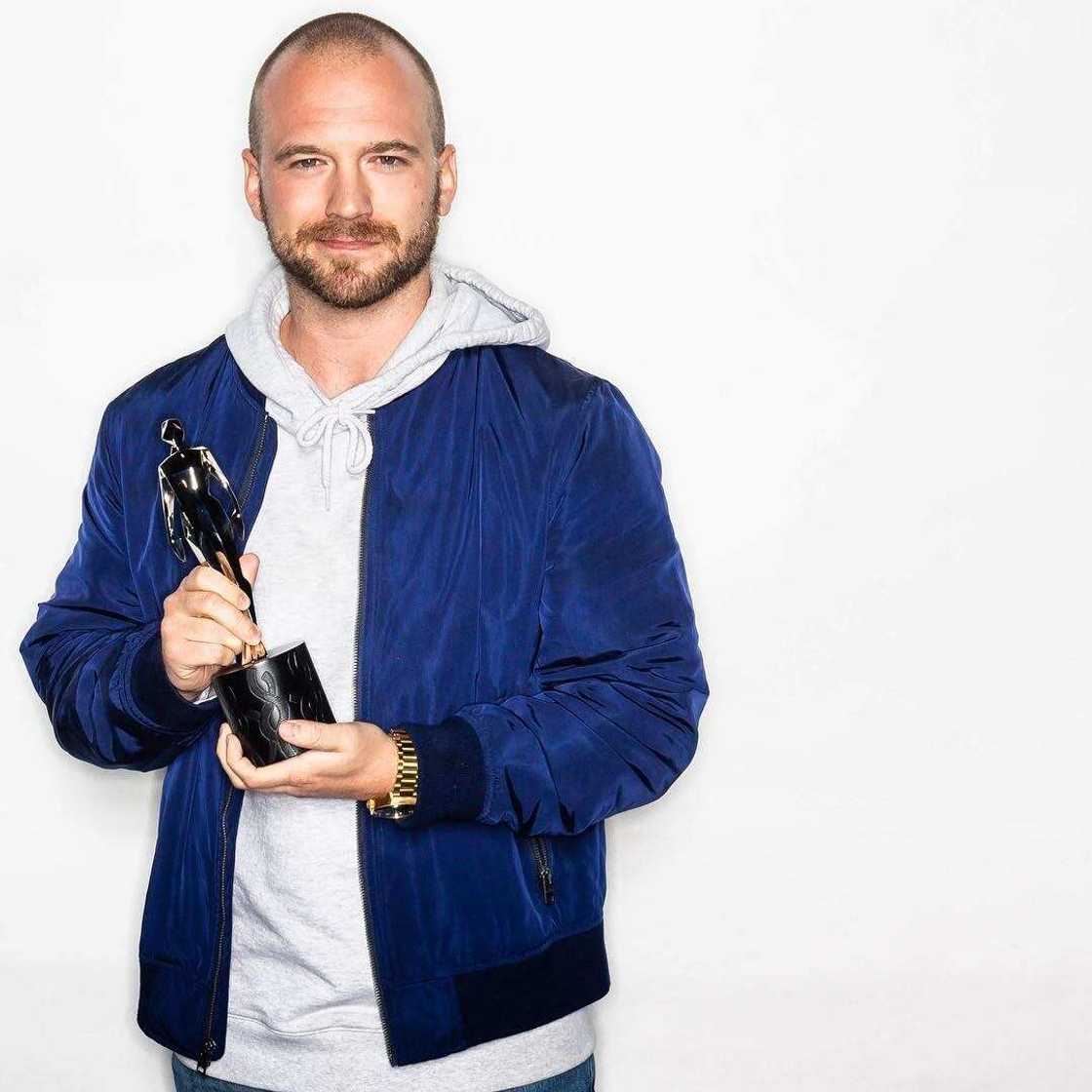 Sean Evans Sean Evans