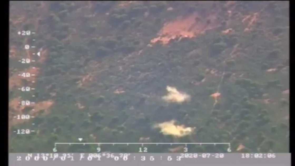 Hotuna da bidiyo: Yadda sojin sama suka ragargaza 'yan bindiga a dajin Kagara Hotuna da bidiyo: Yadda sojin sama suka ragargaza 'yan bindiga a dajin Kagara