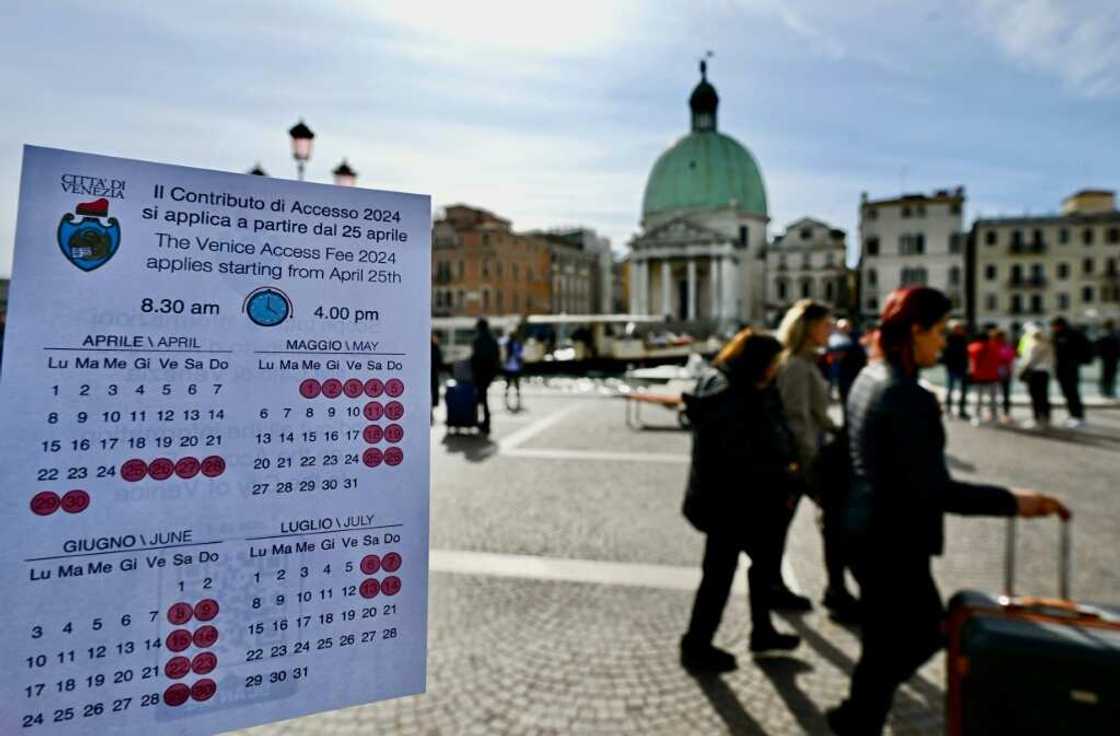 A calendar marking the days day trippers have to pay entry fees A calendar marking the days day trippers have to pay entry fees