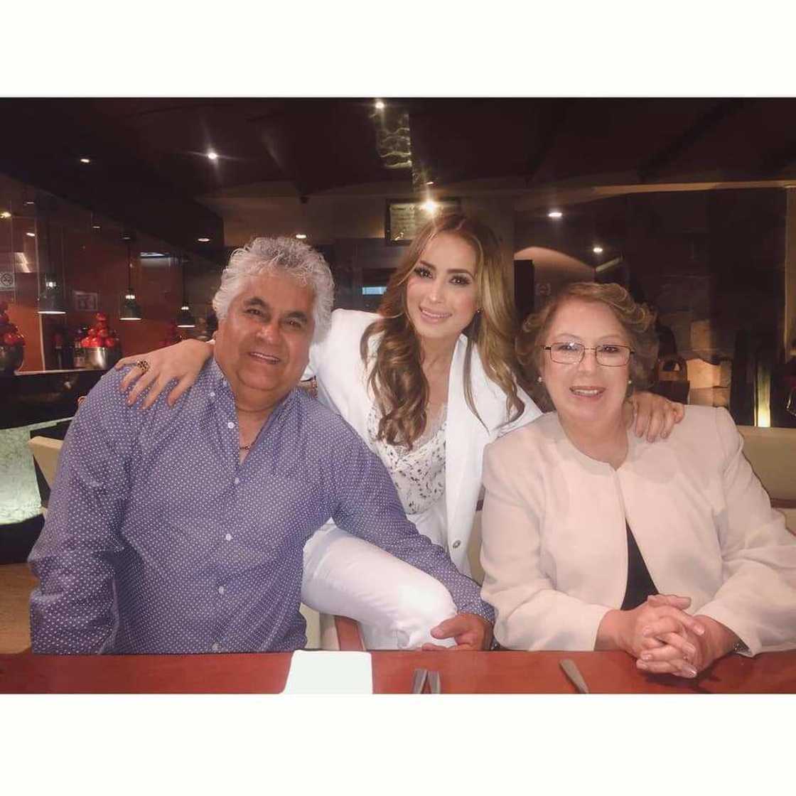 Alex Rodriguez ex-wife, Cynthia Scurtis Alex Rodriguez ex-wife, Cynthia Scurtis