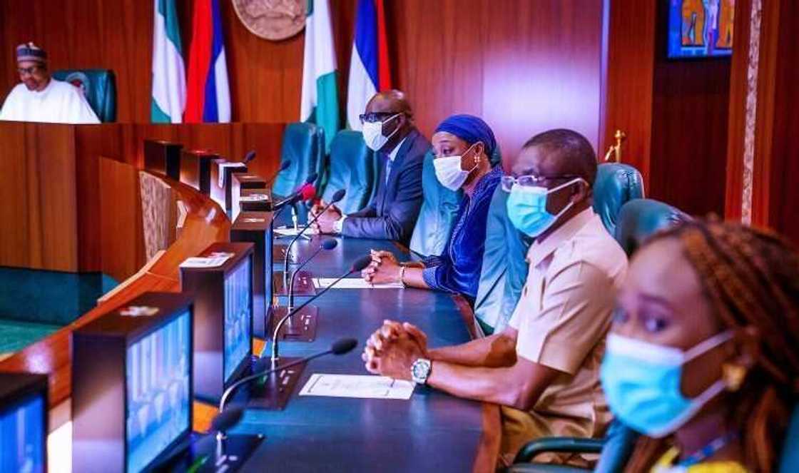 Hotuna: Gwamna Obaseki ya kai wa Buhari a Aso Rock Hotuna: Gwamna Obaseki ya kai wa Buhari a Aso Rock