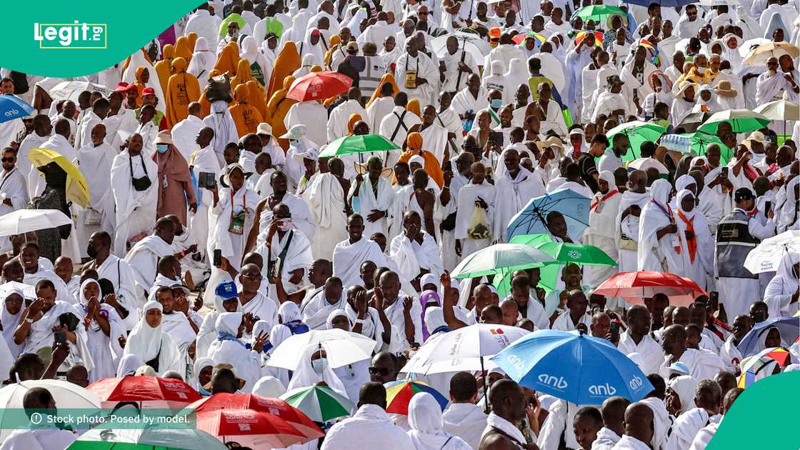 Musulmai sun bayyana cewa aikin Hajji na daga cikin aikin da ke kusanta baya ga Allah. Musulmai sun bayyana cewa aikin Hajji na daga cikin aikin da ke kusanta baya ga Allah.