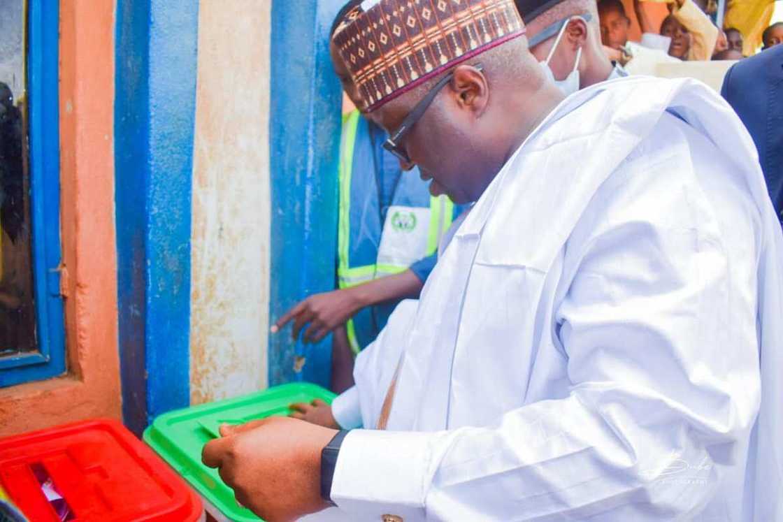 Dan takarar gwamnan PDP a Sokoto yana kada kuri'arsa