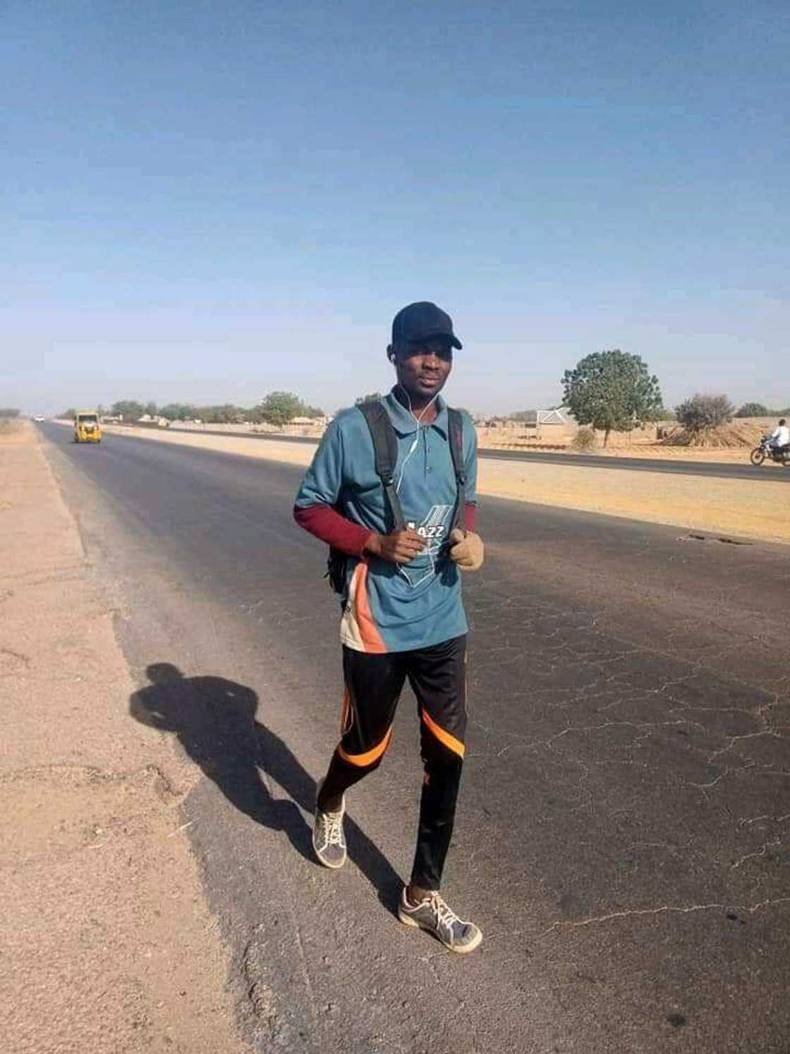 Sarkin Rano ya bawa Nura trekker sarauta a masarautarsa Sarkin Rano ya bawa Nura trekker sarauta a masarautarsa