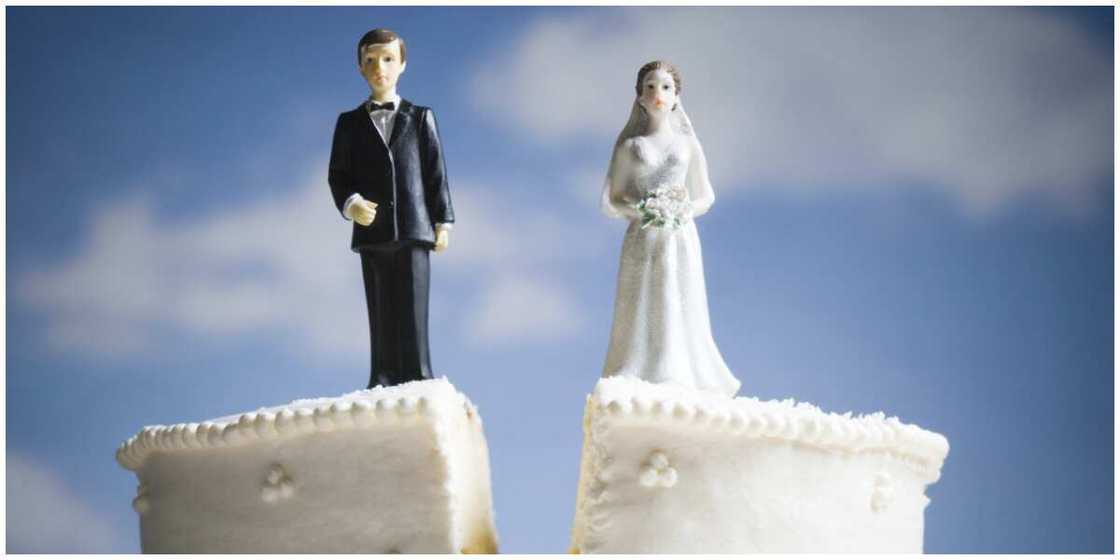 Auren soyayya ya tarwatse a wurin liyafa saboda dangin amarya sun hana na ango abinci Auren soyayya ya tarwatse a wurin liyafa saboda dangin amarya sun hana na ango abinci