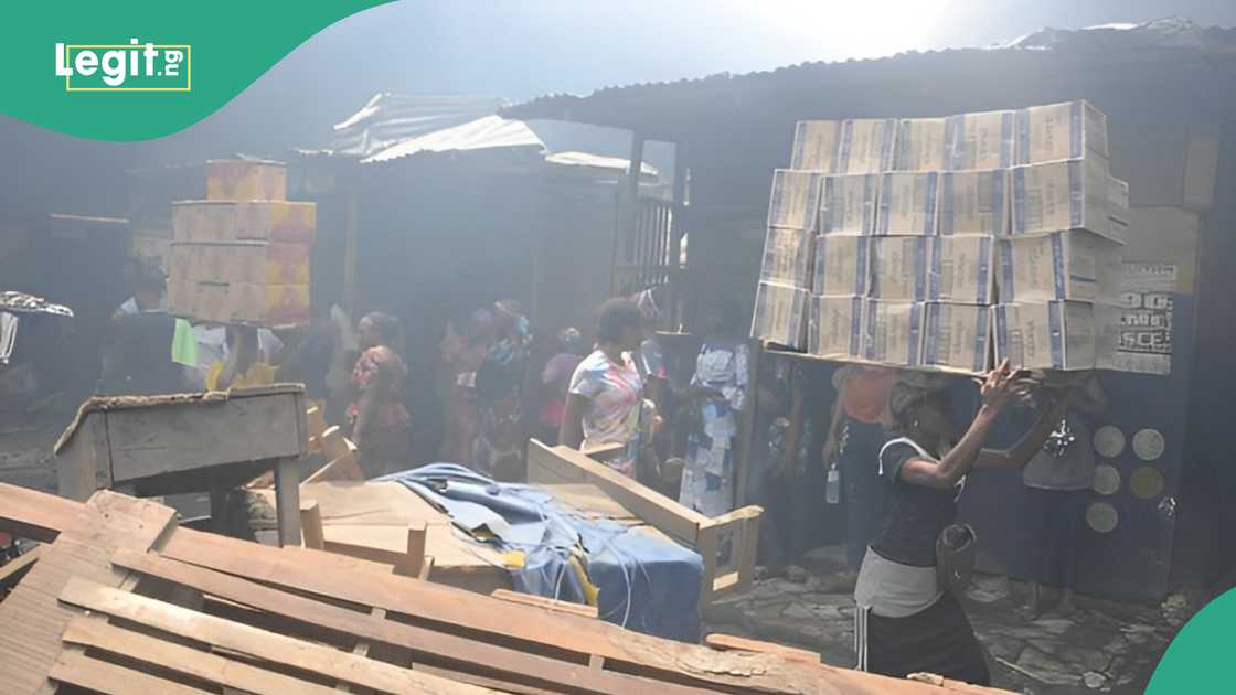 Traders count losses as fire razes Ibadan market, Oyo state capital Traders count losses as fire razes Ibadan market, Oyo state capital
