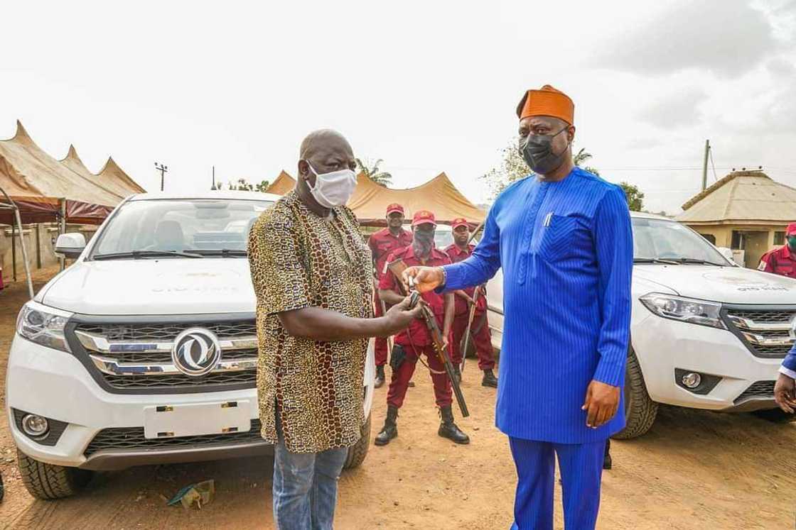 Hoodlums unleash terror on Amotekun operatives, 4 rushed to Intensive Care Unit Hoodlums unleash terror on Amotekun operatives, 4 rushed to Intensive Care Unit