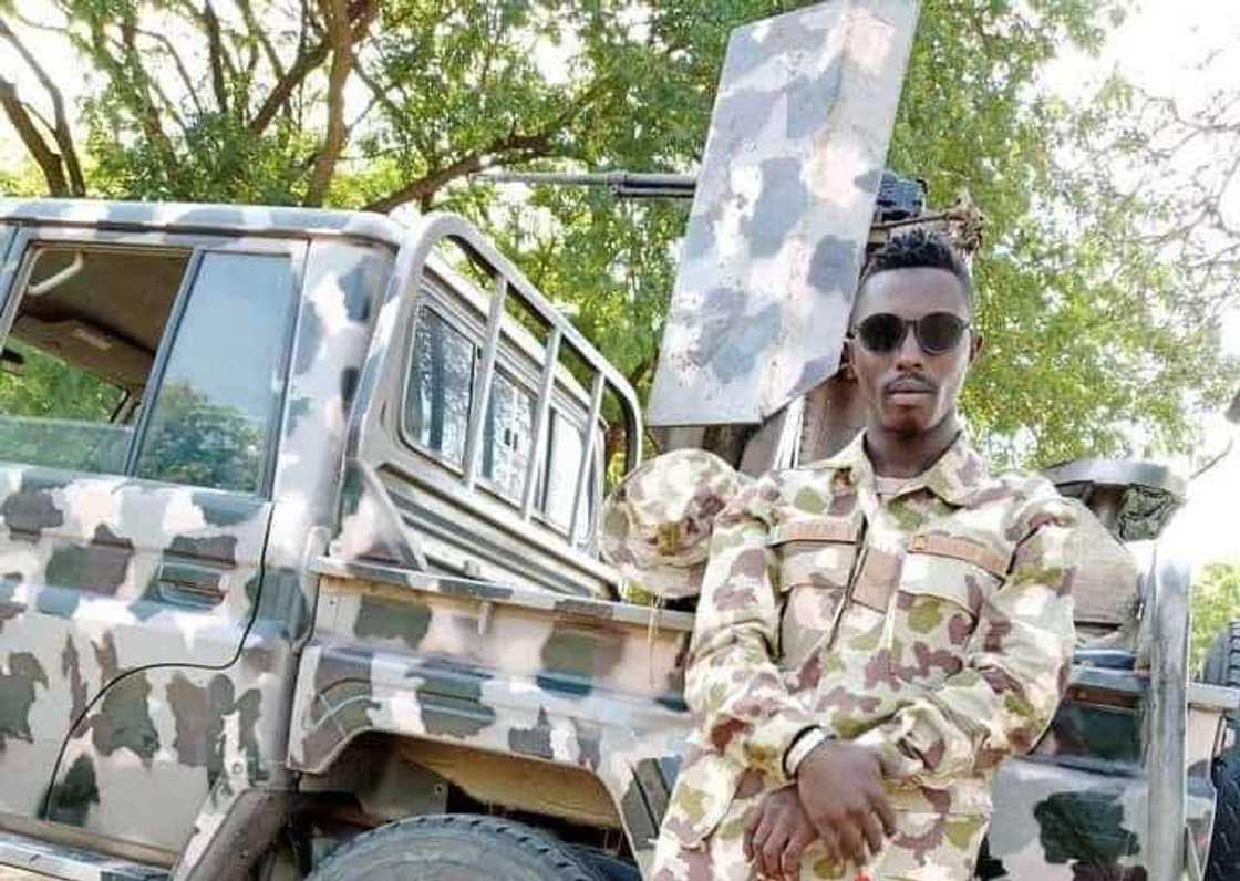 Hotuna da sunayen jaruman Sojojin da aka kashe a artabun Soji da yan ta'adan ISWAP Hotuna da sunayen jaruman Sojojin da aka kashe a artabun Soji da yan ta'adan ISWAP