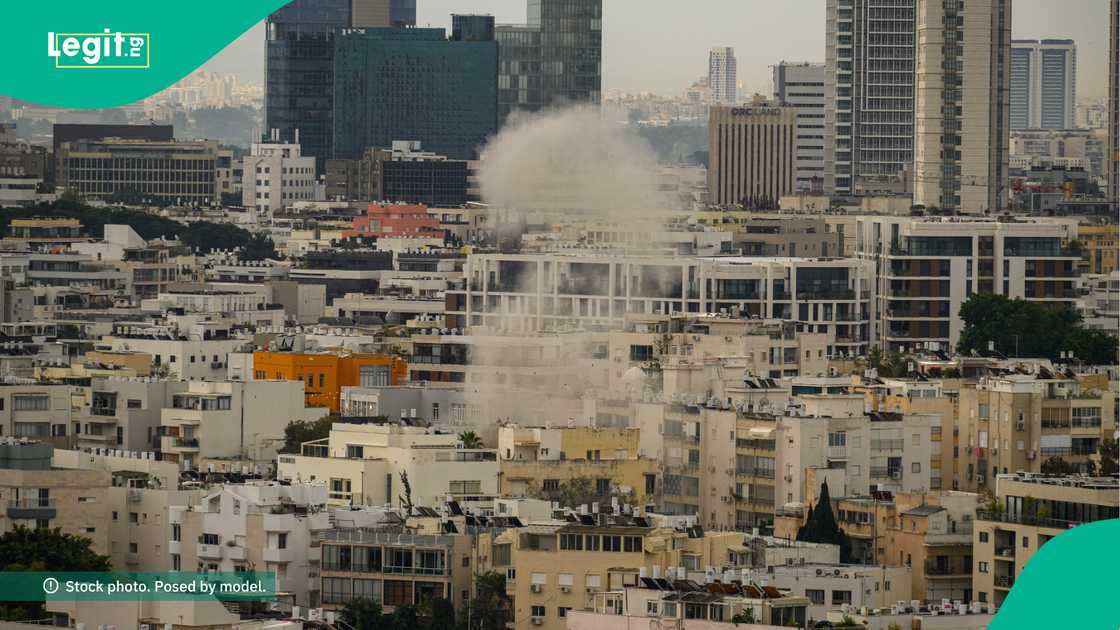 Makaman da Iran ta harba sun yi barna a tsakiyar kasar Isra'ila Makaman da Iran ta harba sun yi barna a tsakiyar kasar Isra'ila