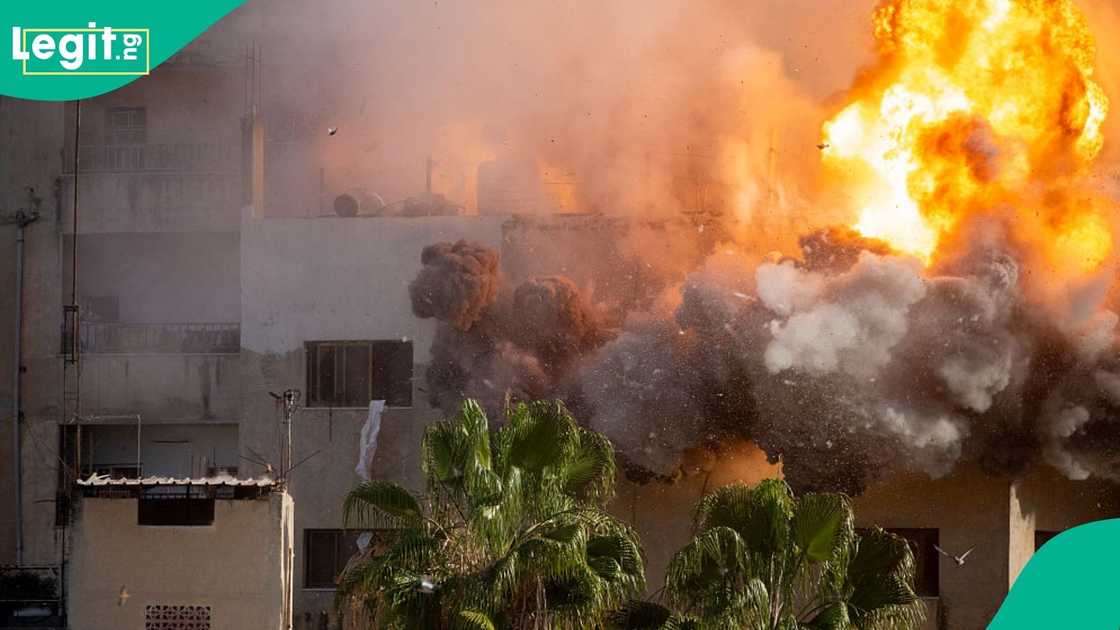 Breaking: Fire Razes 4 Flats of Ex-Northern Governor in Abuja Breaking: Fire Razes 4 Flats of Ex-Northern Governor in Abuja