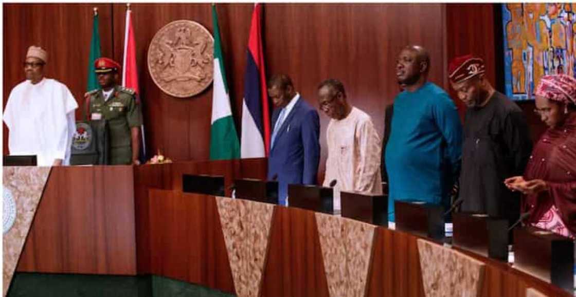 EFCC na bincikar ministocin Buhari EFCC na bincikar ministocin Buhari