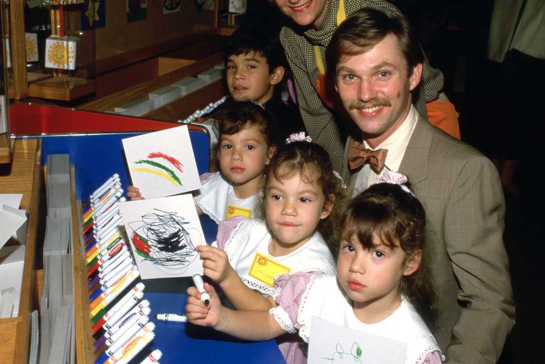 Richard Thomas with daughters Gwyneth, Pilar and Barbara Circa in the1980's